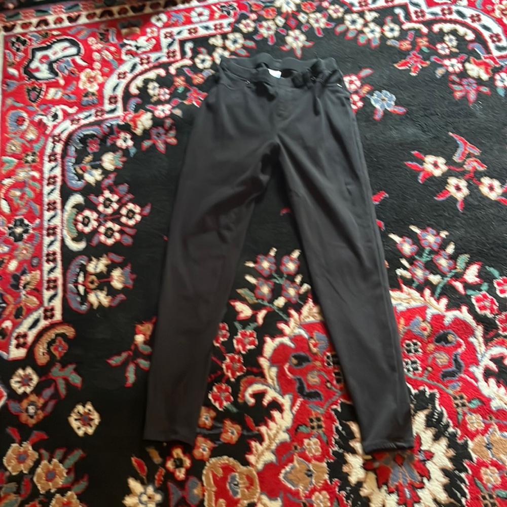 Black leggings